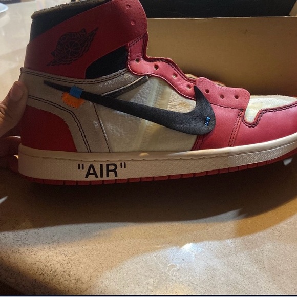 OFF-WHITE JORDAN 1’s